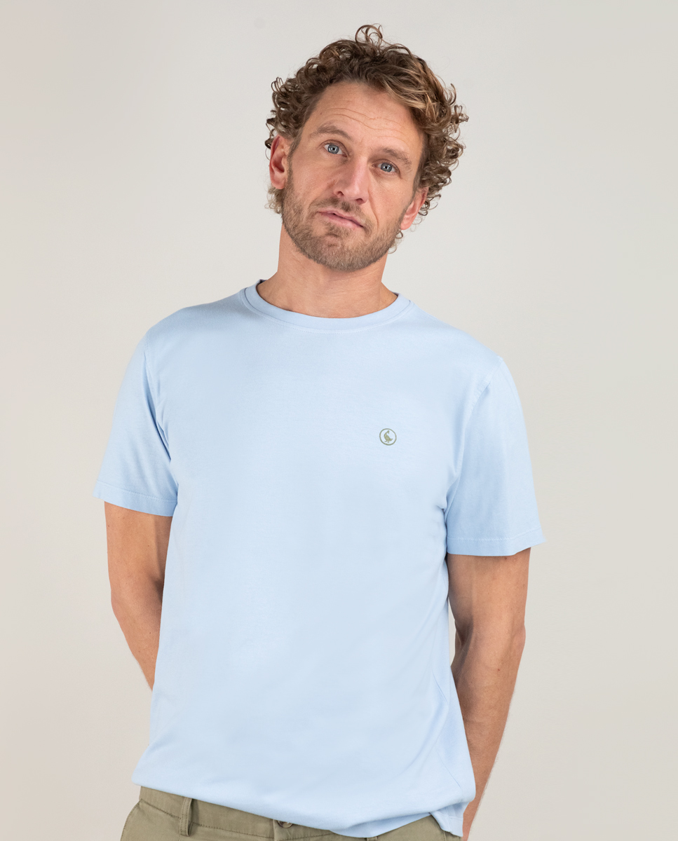Camiseta Cuello Caja Garment Dyed Celeste