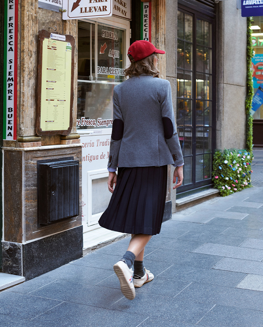 Iconic Navy Skirt W Box Pleats