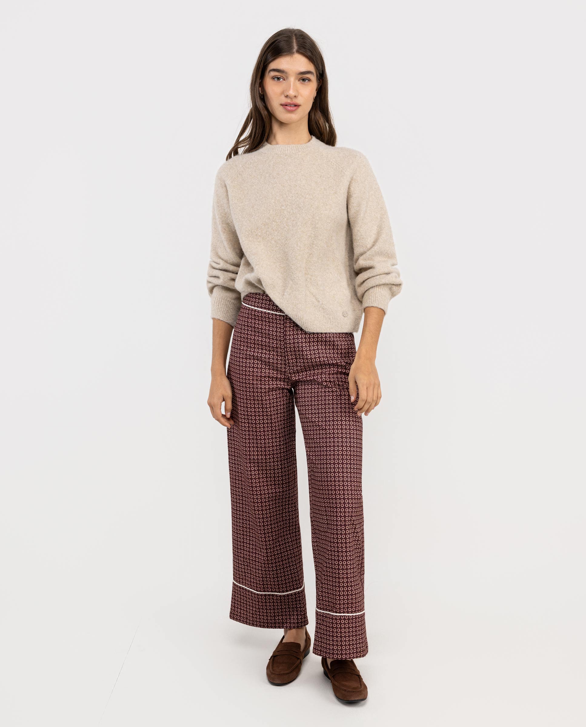 Beige Crew Neck Jumper W Raglan Sleeves