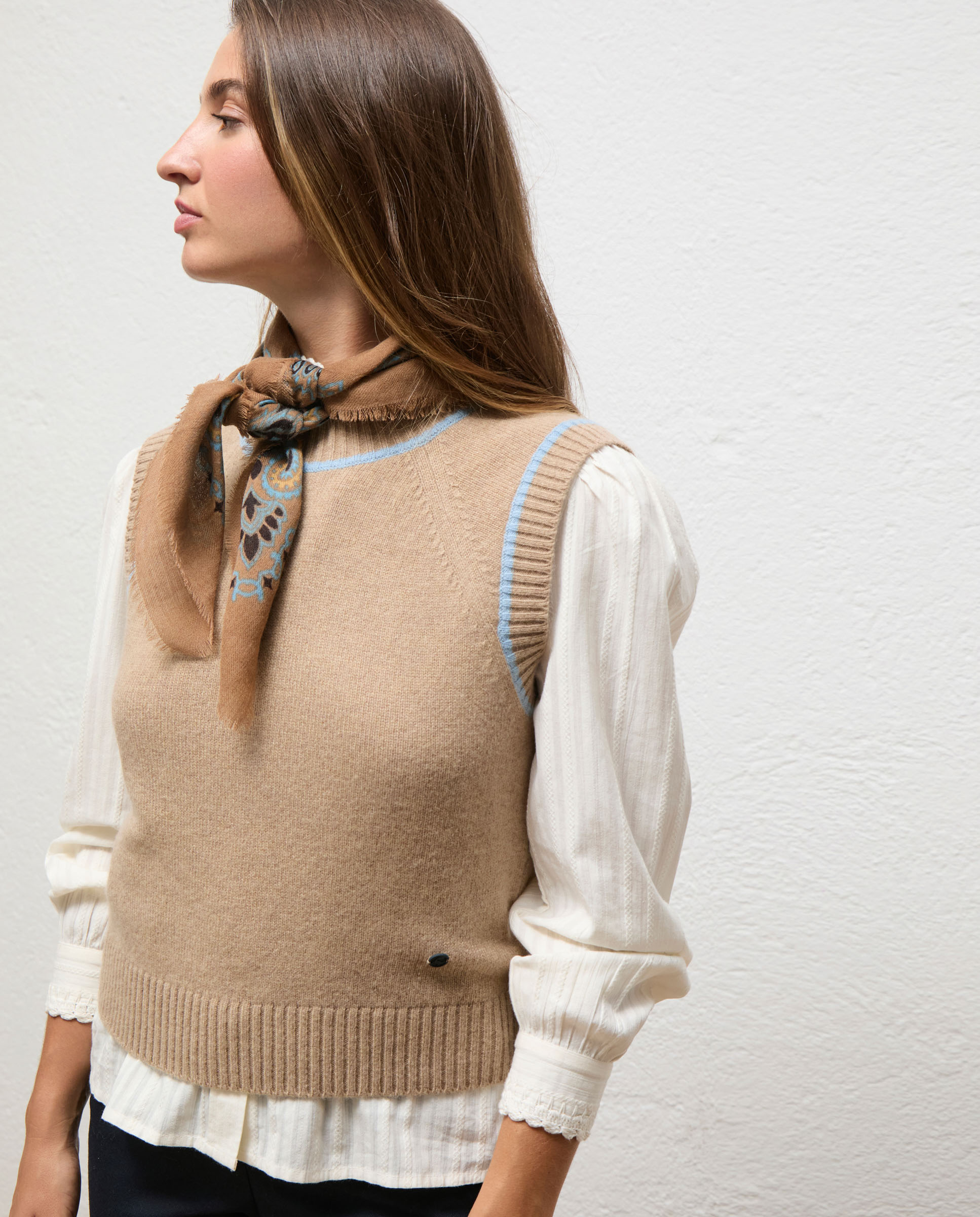 Bailey Vest Beige Contrast