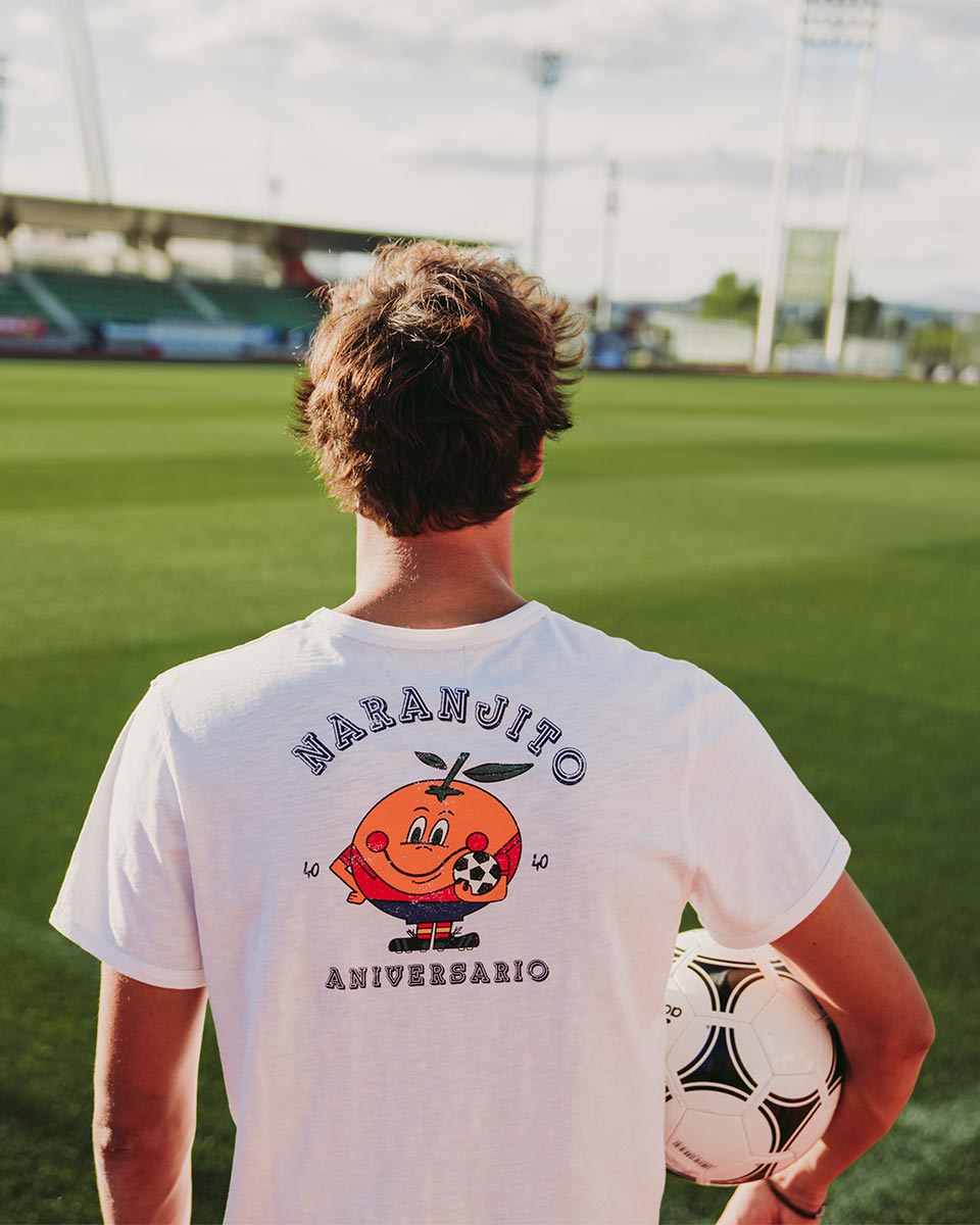 Camiseta Naranjito Estampado Vintage Blanca