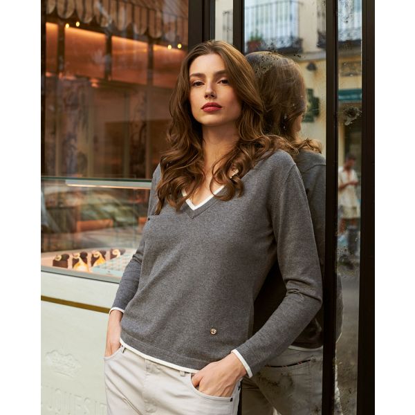 Jersey Cuello Pico Gris Melange Contraste Crudo